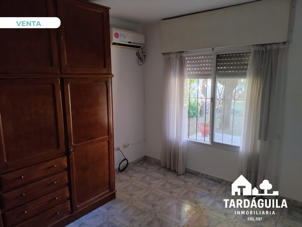 Vende casa sobre Dante Alighieri 