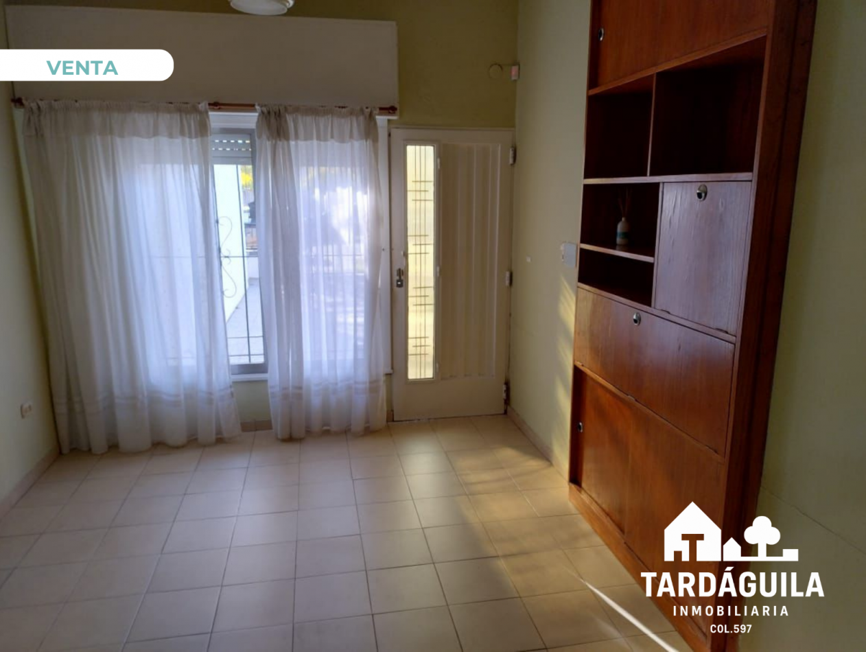 Vende casa sobre Dante Alighieri 