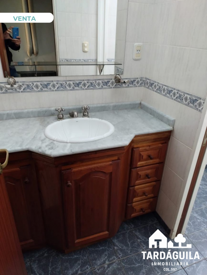 Vende casa sobre Dante Alighieri 