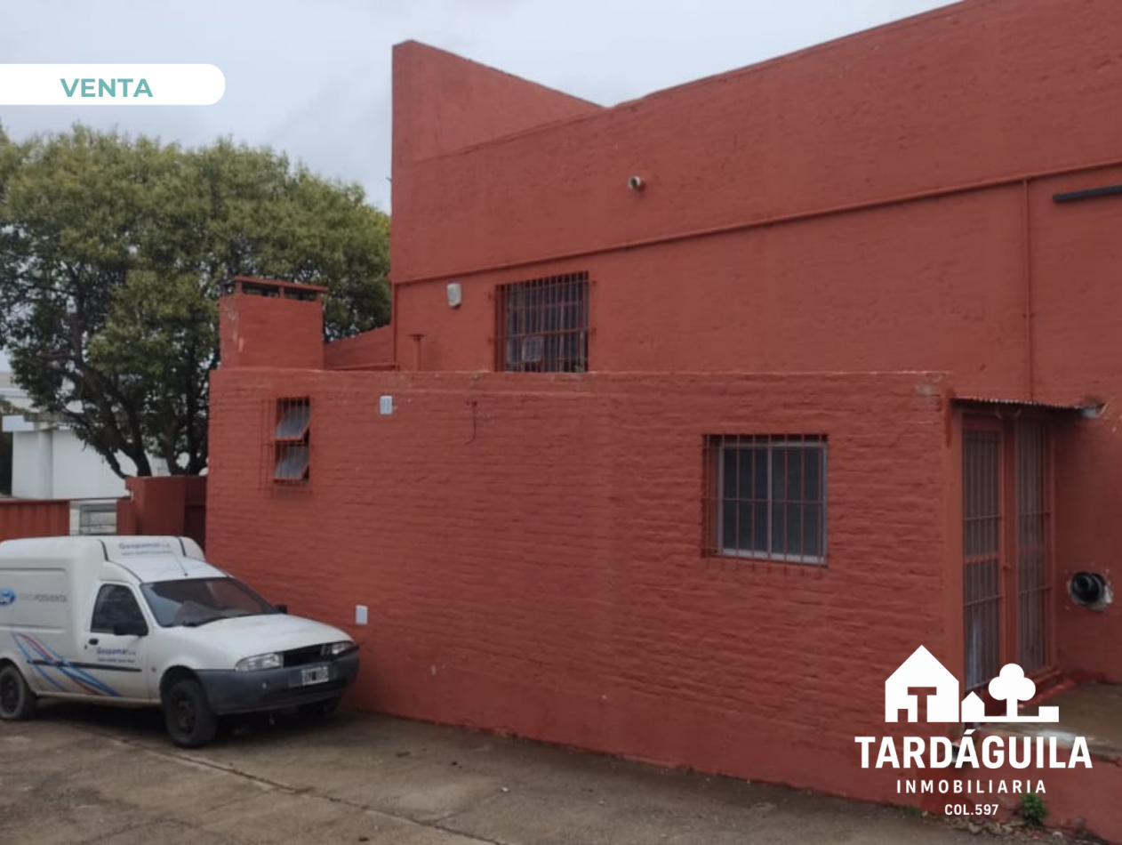 Inmueble en venta sobre calle Poblador Desconocido, a metros de Av Luro.