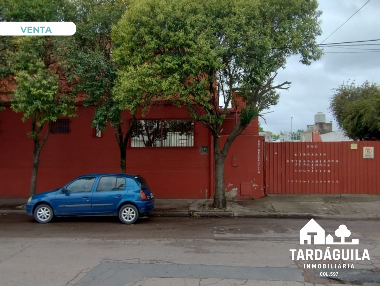 Inmueble en venta sobre calle Poblador Desconocido, a metros de Av Luro.