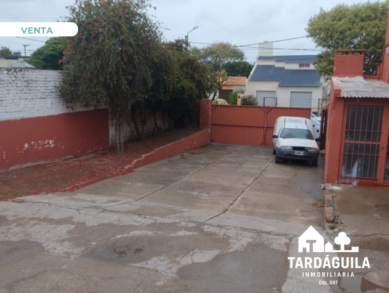 Inmueble en venta sobre calle Poblador Desconocido, a metros de Av Luro.